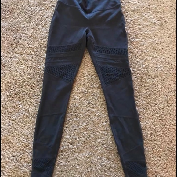 Selling all Lulu leggings! - Picture 6 of 8